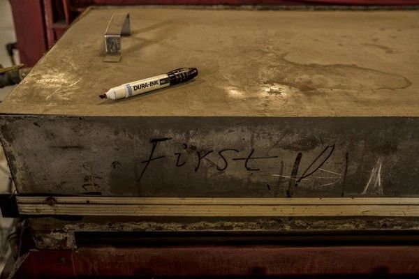 Маркер Markal Dura-Ink Chisel 55 со средним клиновидным наконечником