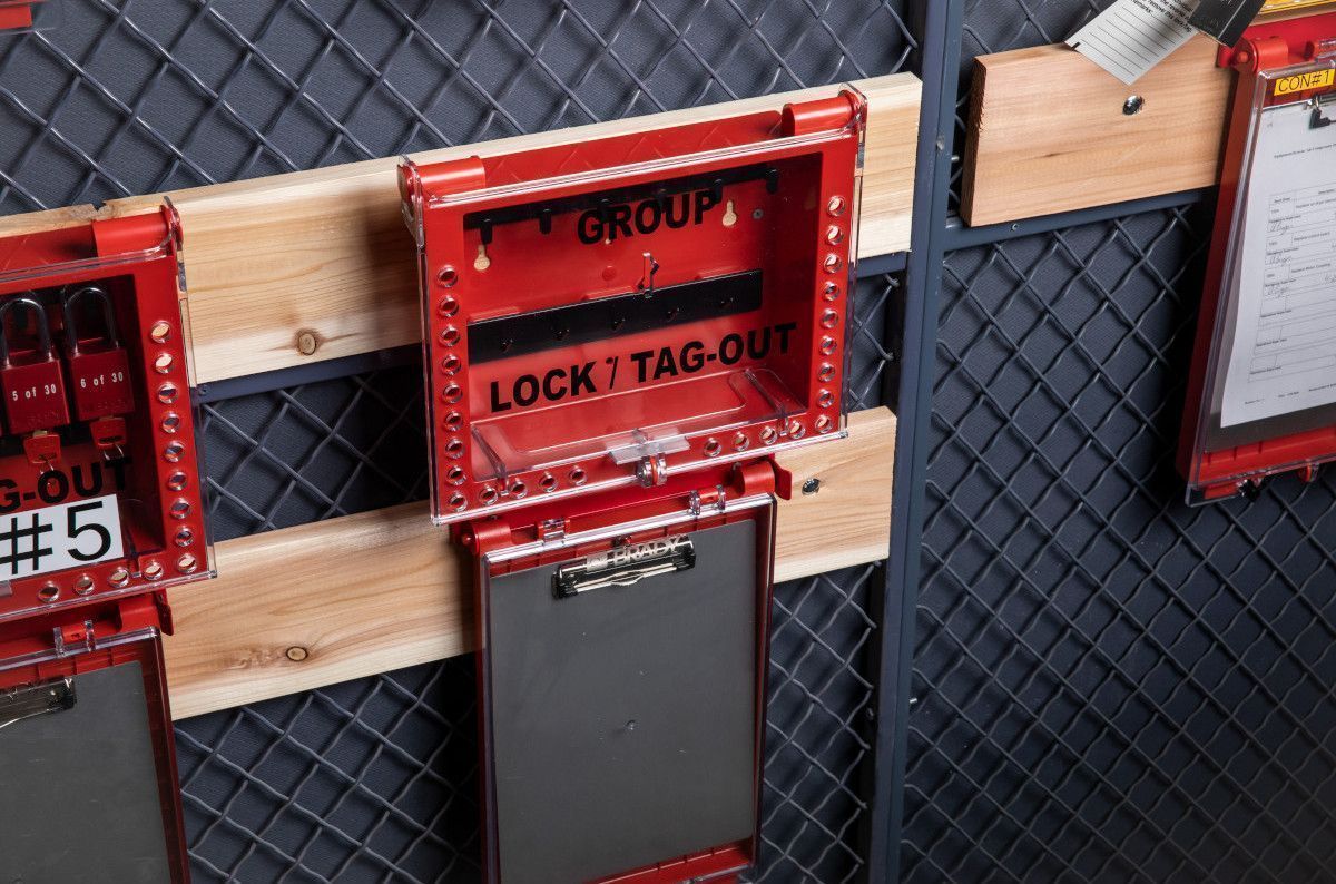 Бокс групповой Brady настенный для групповой блокировки