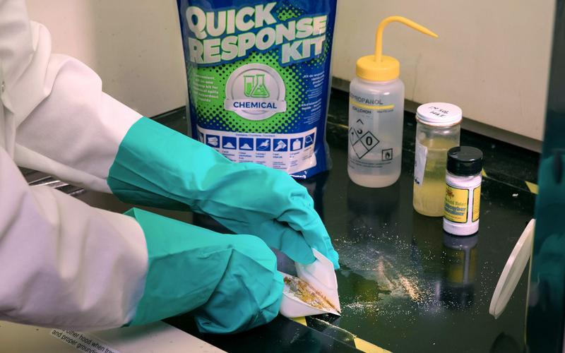Brady выпускает компактный набор HAZWIK Quick Response Kit для нейтрализации химических загрязнений