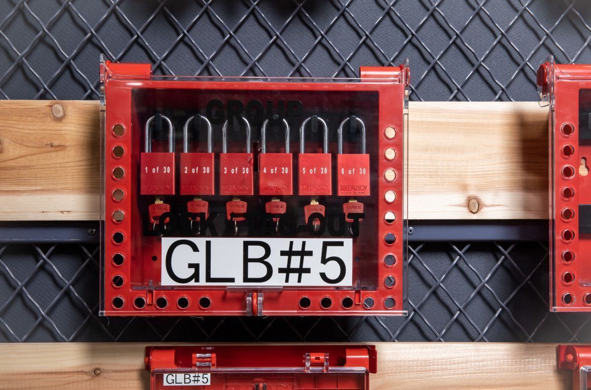 Бокс групповой Brady настенный для групповой блокировки