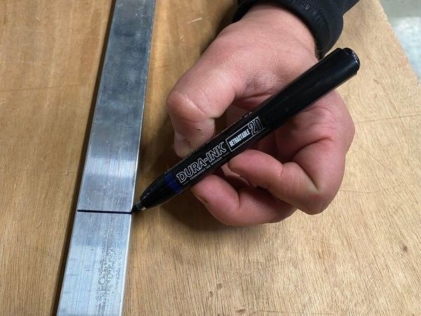 Маркер Markal Dura-Ink 20 Retractable с тонким наконечником и кнопкой