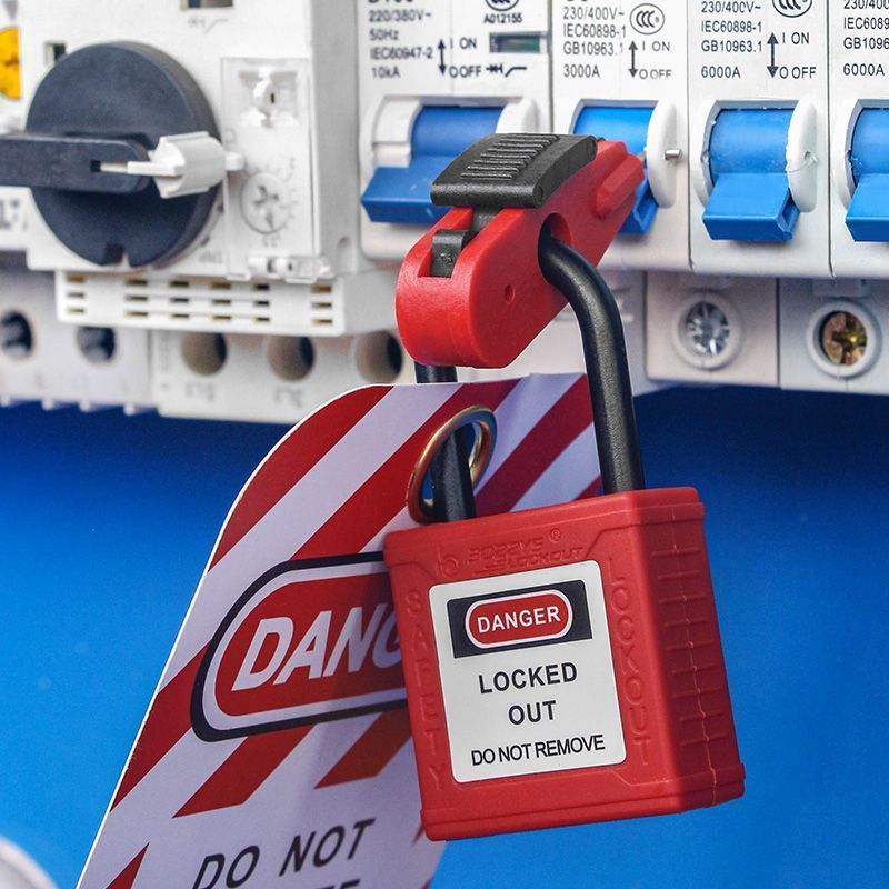 Блокиратор полюсных автоматов