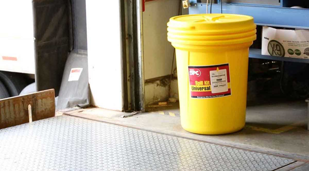 Комплект для устранения проливов Brady Lab Spill Kit в бочке (адсорбция 60 литров)