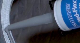 Видео использования пастообразного клея-герметика WEICON Speed-Flex