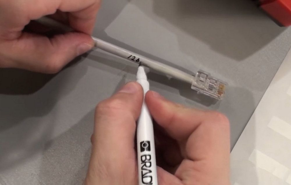 Перманентный быстросохнущий маркер Brady BFS-10