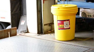 Комплект для устранения проливов Brady Lab Spill Kit в бочке (адсорбция 60 литров)