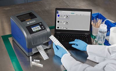 Принтер BRADY i3300-C-EU-W-PWID с ПО BWS PWID Suite. Без клавиатуры. В компл.: шнур питания, USB-кабель, компакт-диск с руководством, набор для чистки и печатное краткое руководство по эксплуатации.