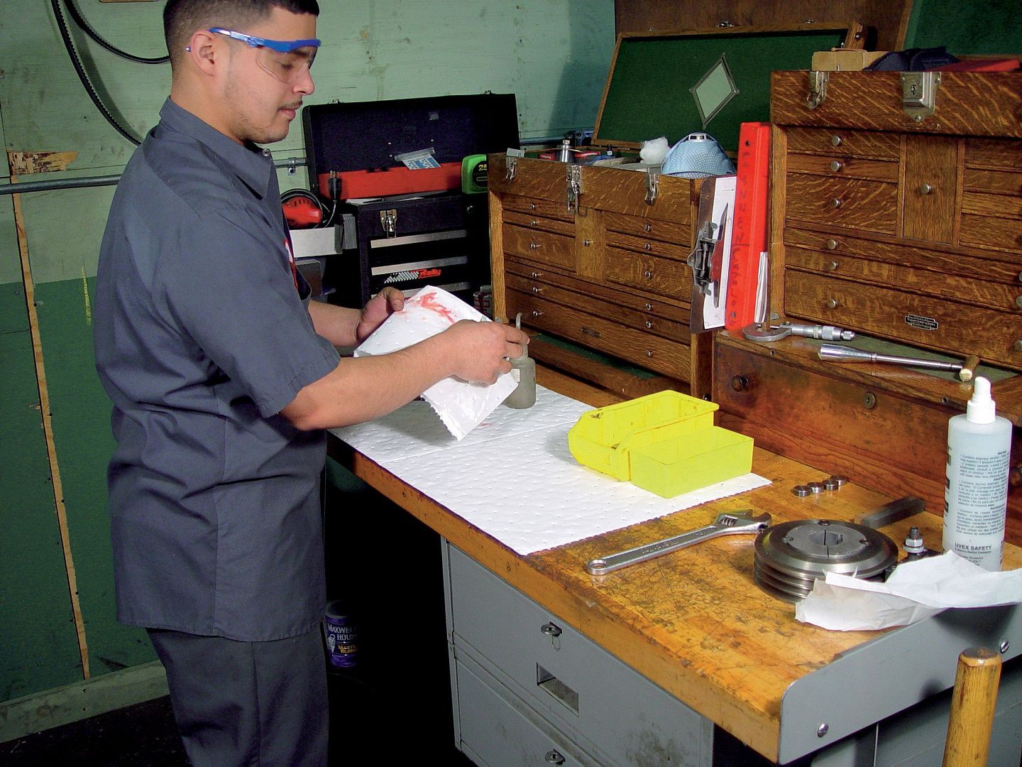 Салфетки масловпитывающие Brady SXT экстрапрочные (рифлёные, спабонд, 3-слойные)