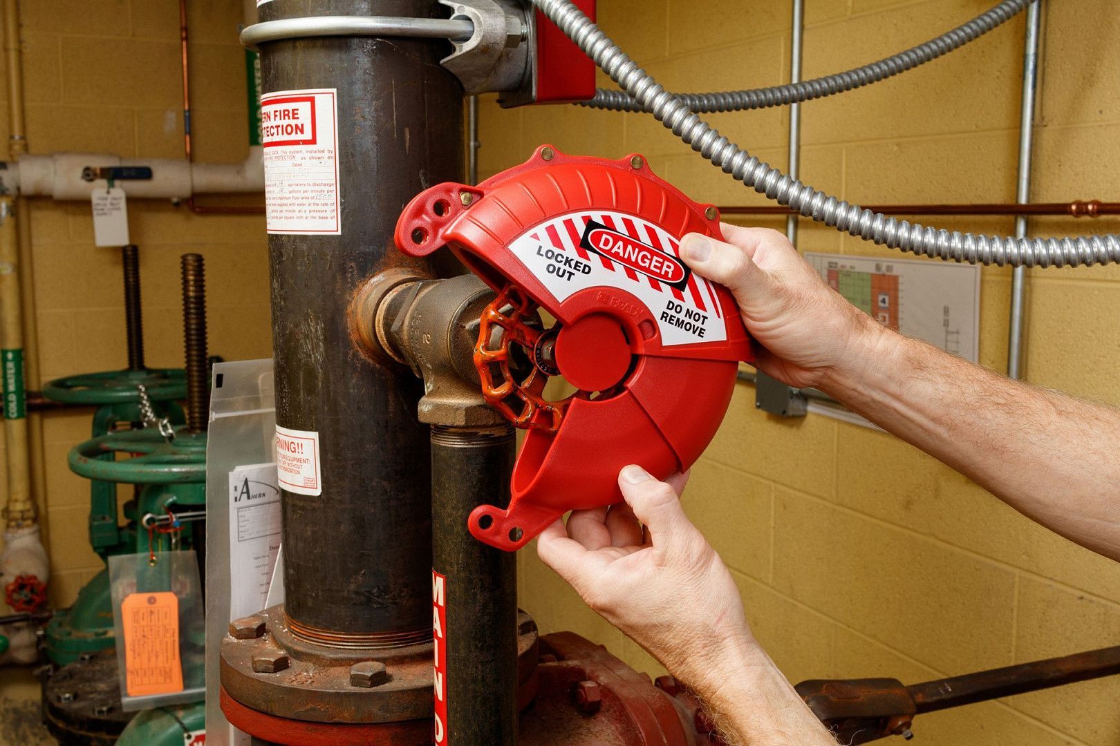 Блокиратор вентилей и задвижек Brady компактный