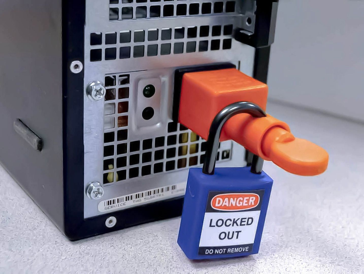 Блокиратор разъема питания Brady