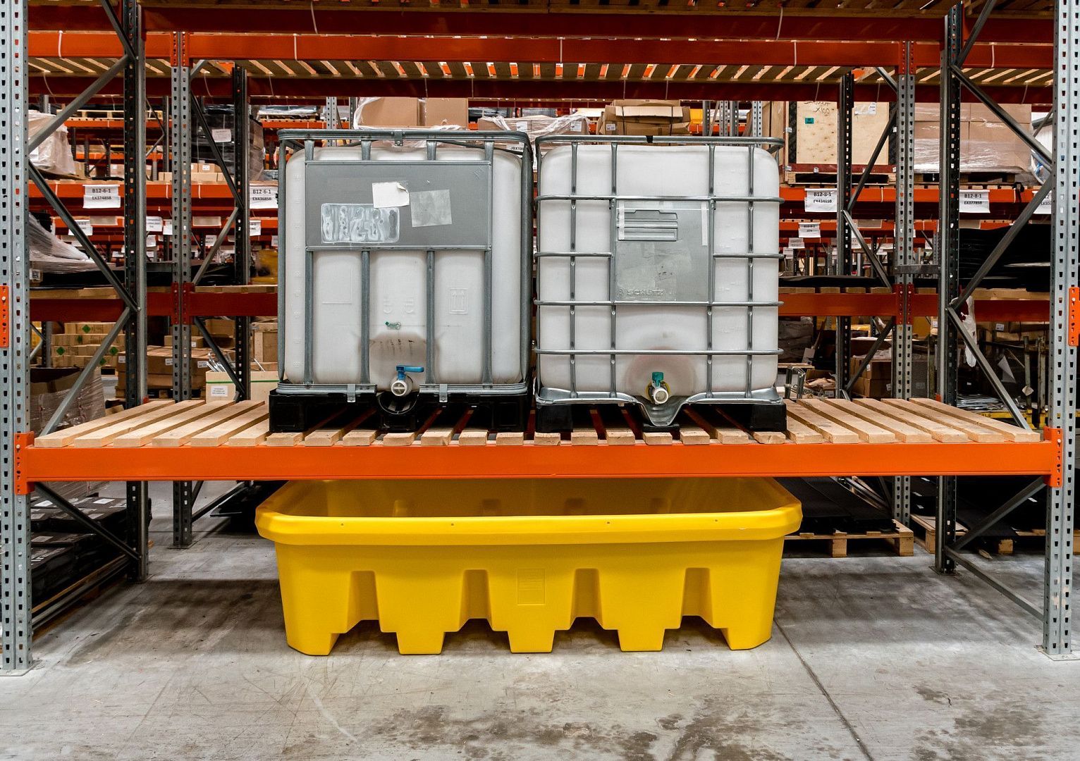 Поддоны Brady Under Rack Bund для удержание проливов под стеллажами