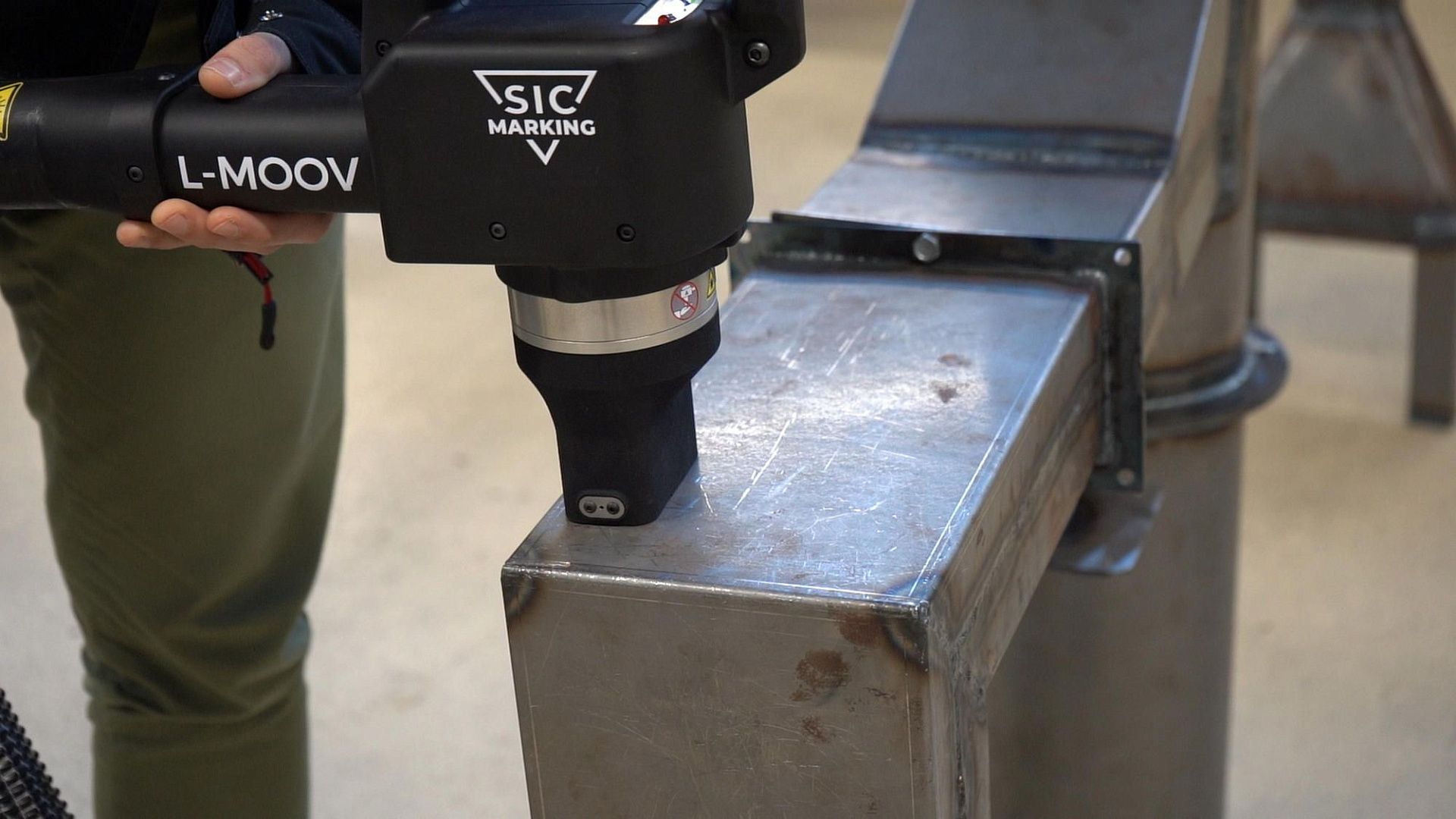Портативный лазерный маркиратор SIC Marking L-MOOV