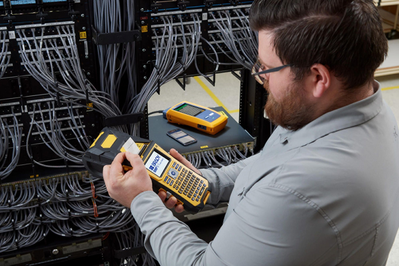 Портативный принтер этикеток BRADY M610