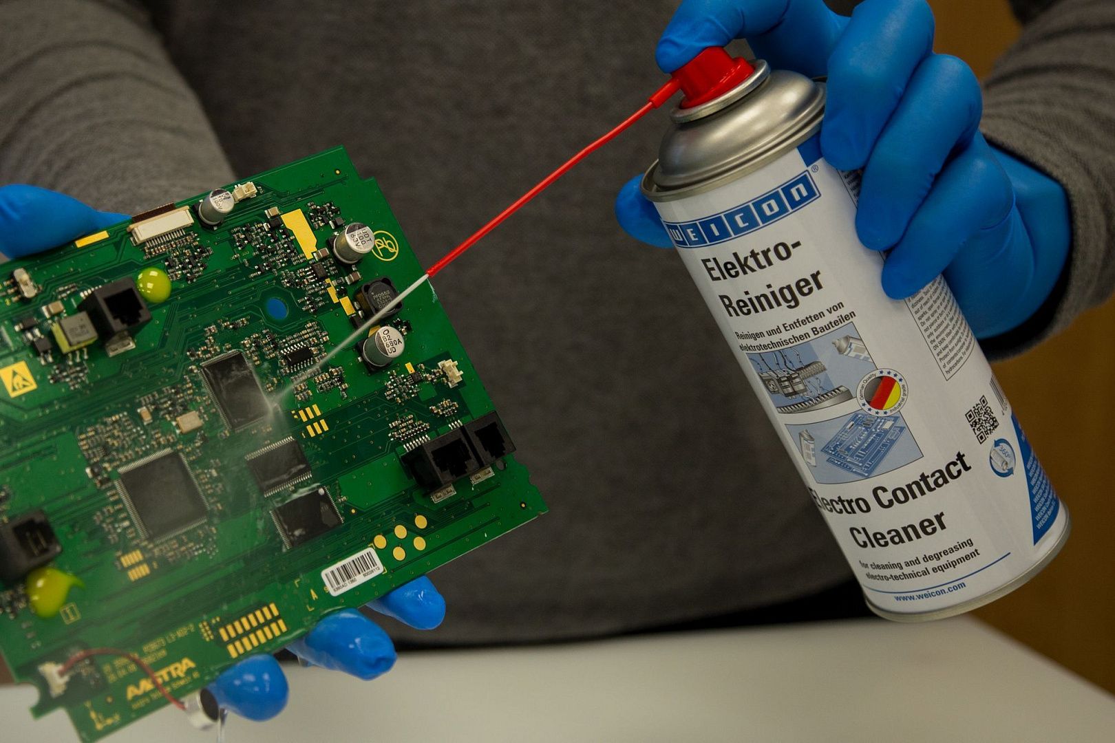 Очиститель электроконтактов WEICON 