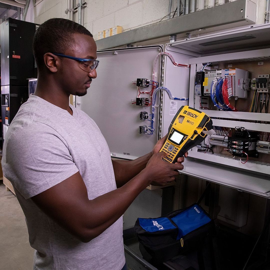 Портативный принтер этикеток BRADY M410