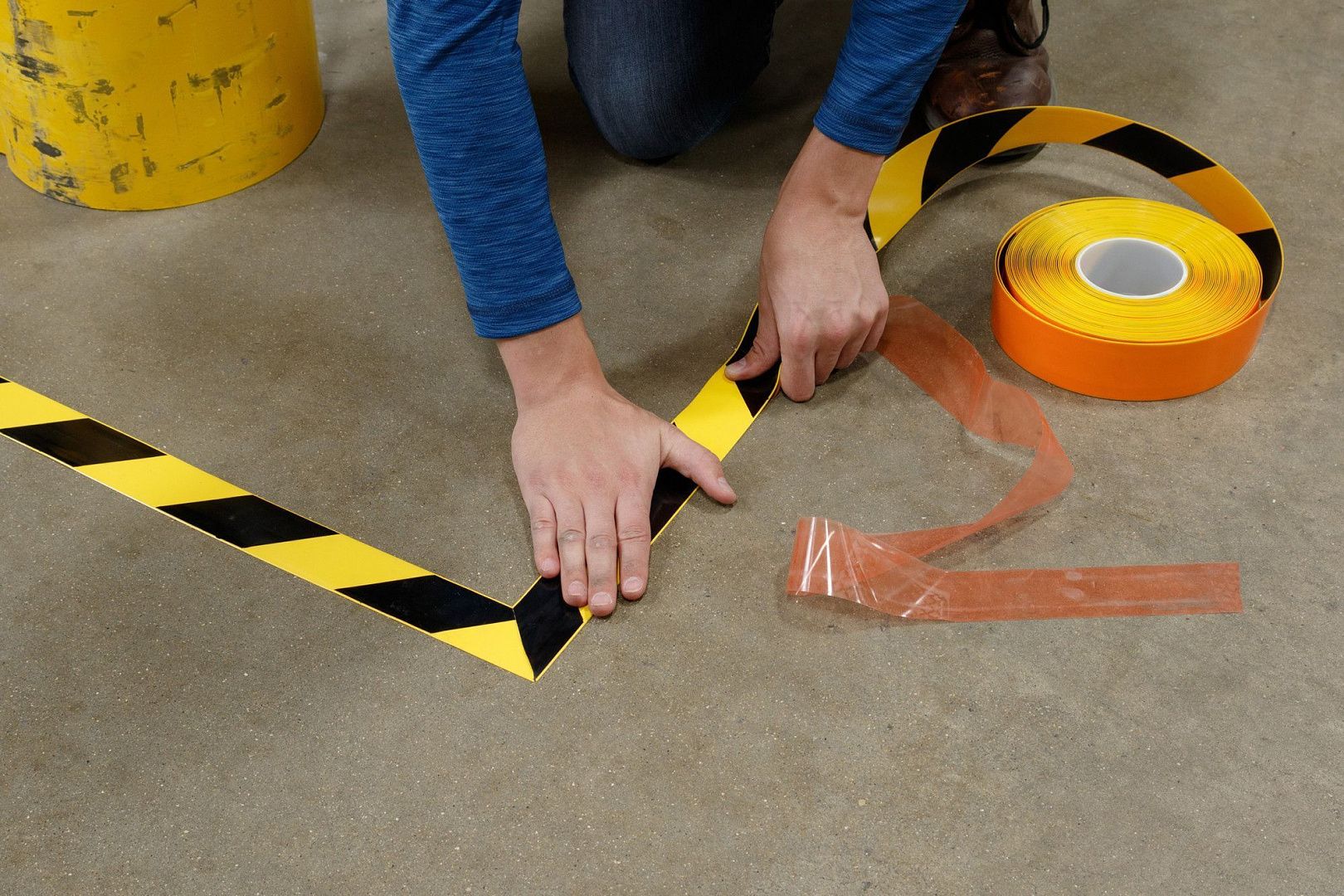 Лента Brady ToughStripe Max напольная на подложке, винил В-543