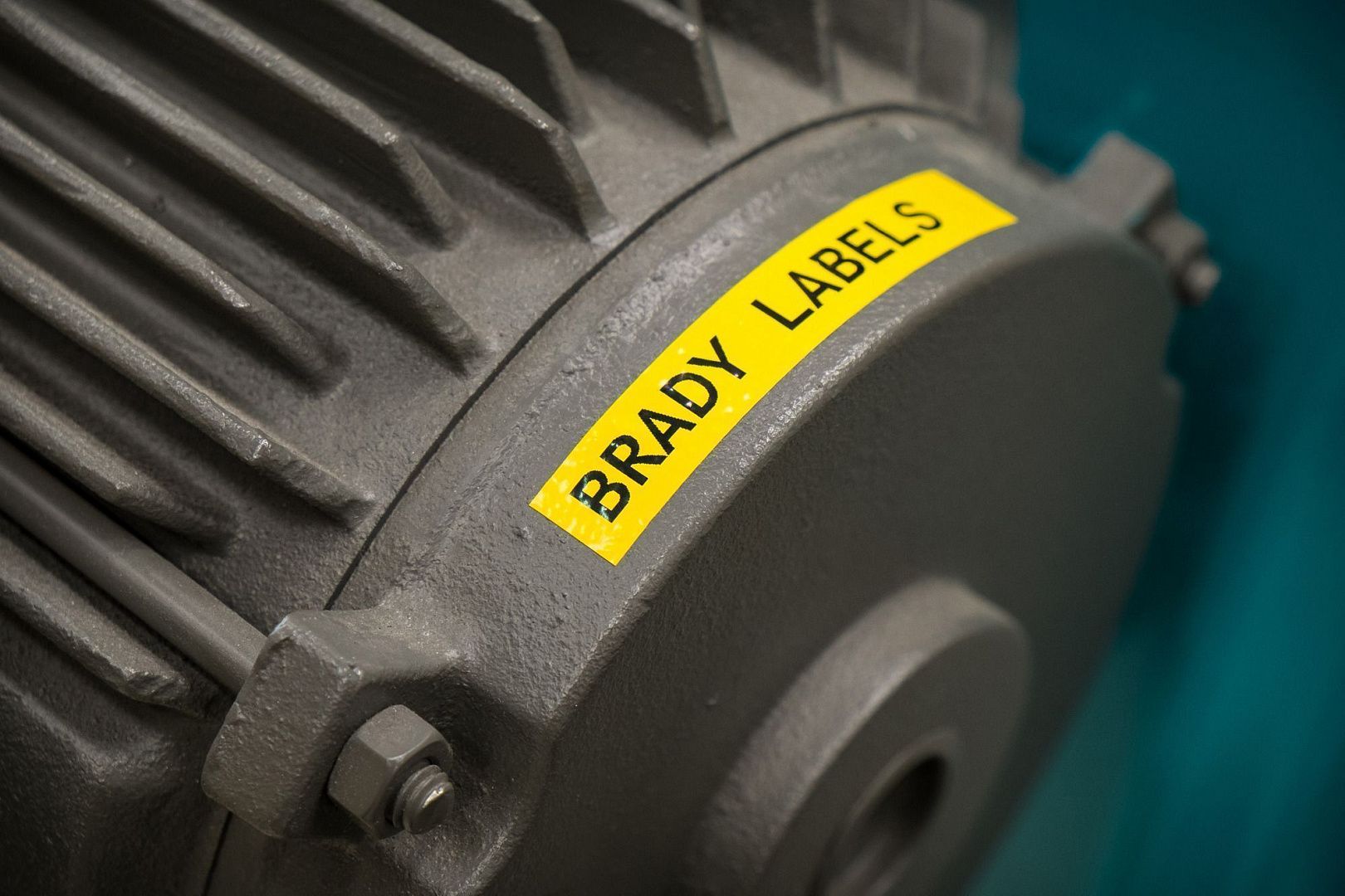 BMP21-Lab (Eng) Портативный ленточный принтер-маркиратор. Упаковка блистер. В комплекте картридж M21-750-7425 белый полипропилен 6.4 м х 19.05 мм