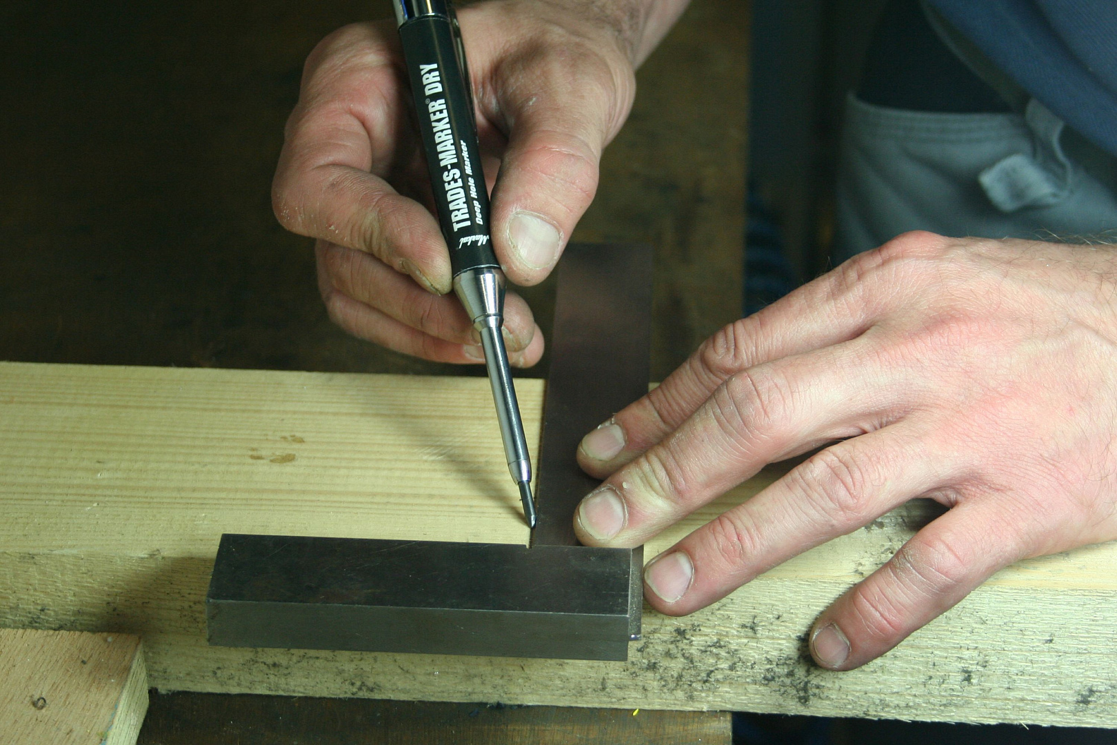 Карандаш автоматический Markal Trades-Marker Dry для труднодоступных поверхностей