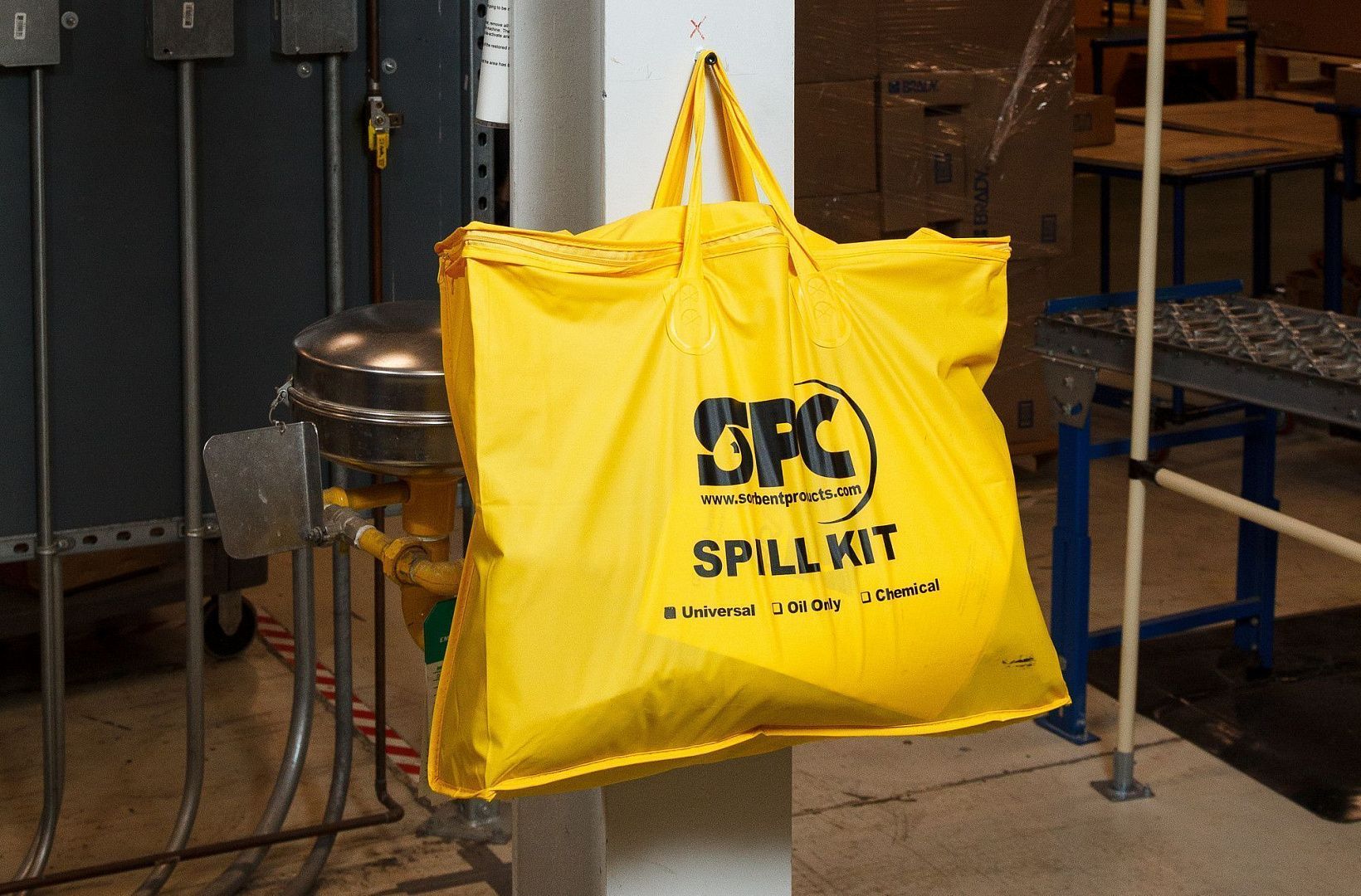 Мобильная станция Brady SitePoint с набором устранения проливов Spill Ready Kit