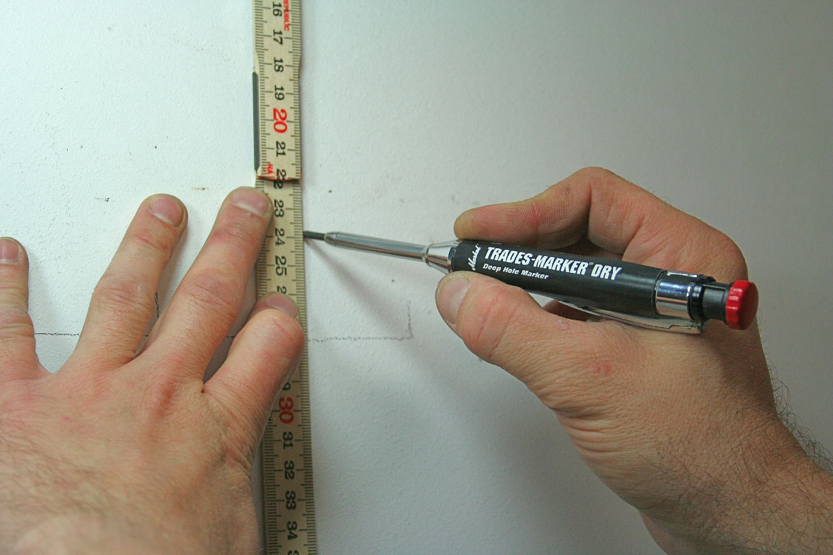 Карандаш автоматический Markal Trades-Marker Dry для труднодоступных поверхностей