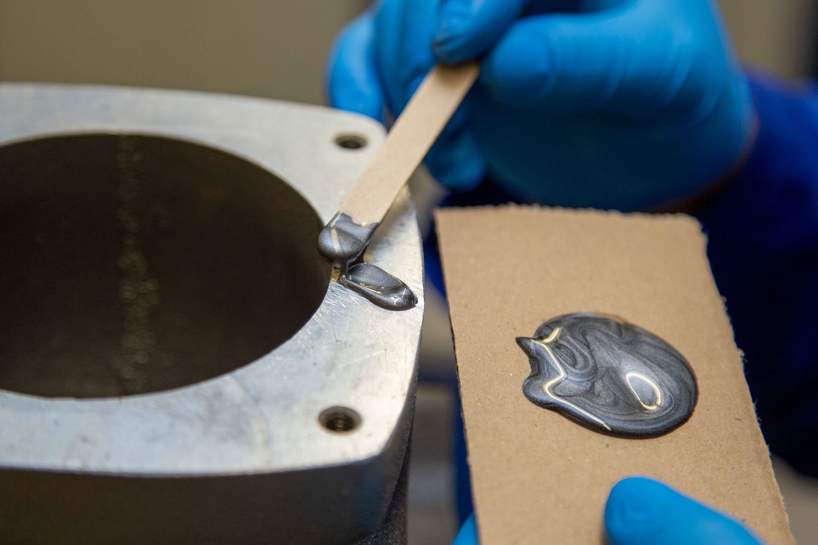 Эпоксидный клей WEICON минутный с алюминием