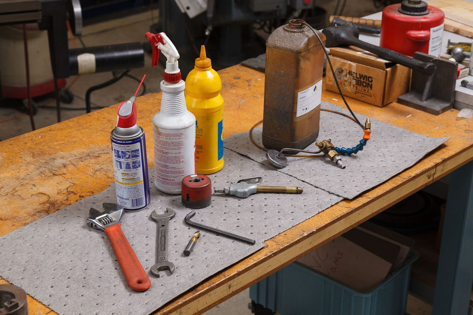 Салфетки универсальные Brady MRO PLUS (рифлёные, спабонд, 2-слойные)