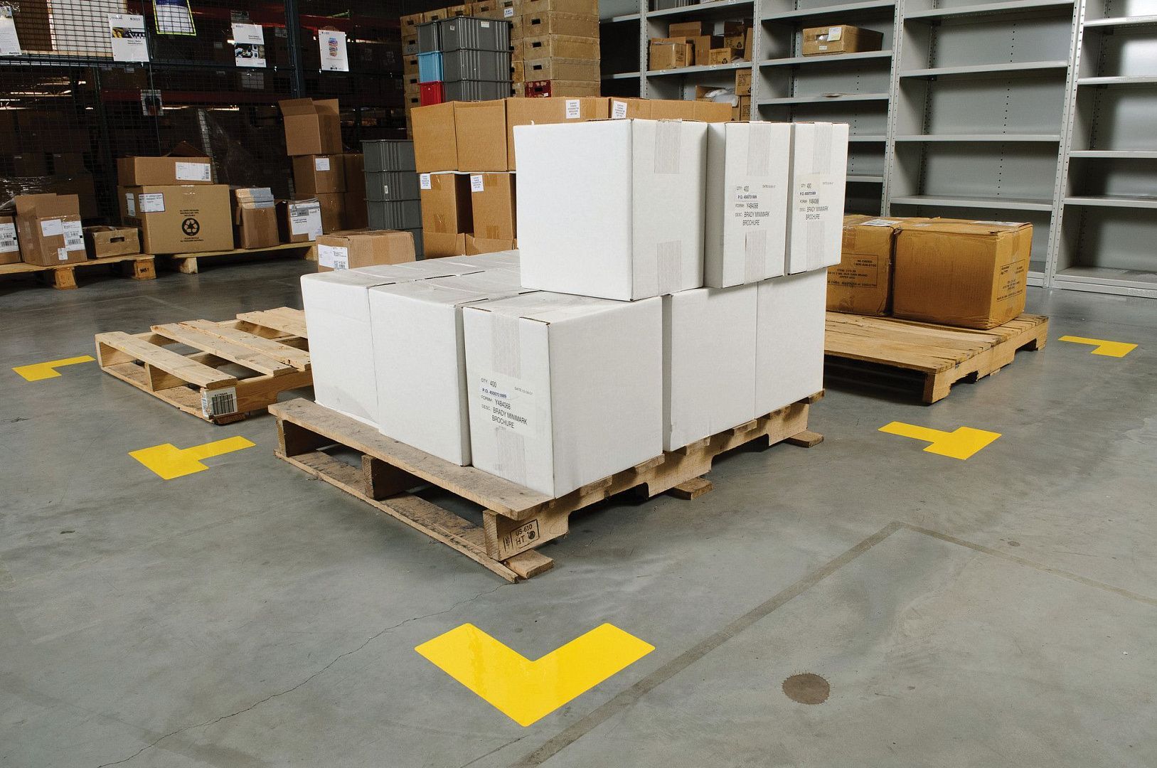 Обозначение угла, форма L, материал-полиэстер В-514, цвет- жёлтый, размер 127мм х 127мм, 20 шт/упак.