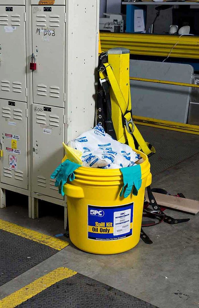 Комплект для устранения проливов Brady Lab Spill Kit в бочке (адсорбция 60 литров)