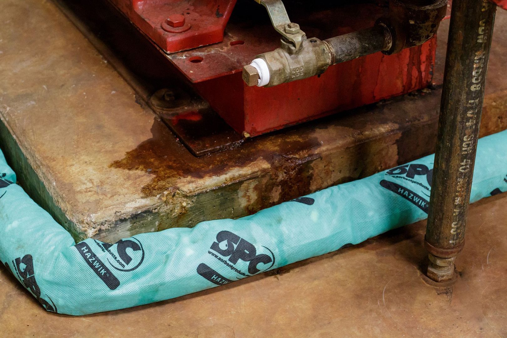 Боны для сбора химикатов Brady SPC HAZWIK