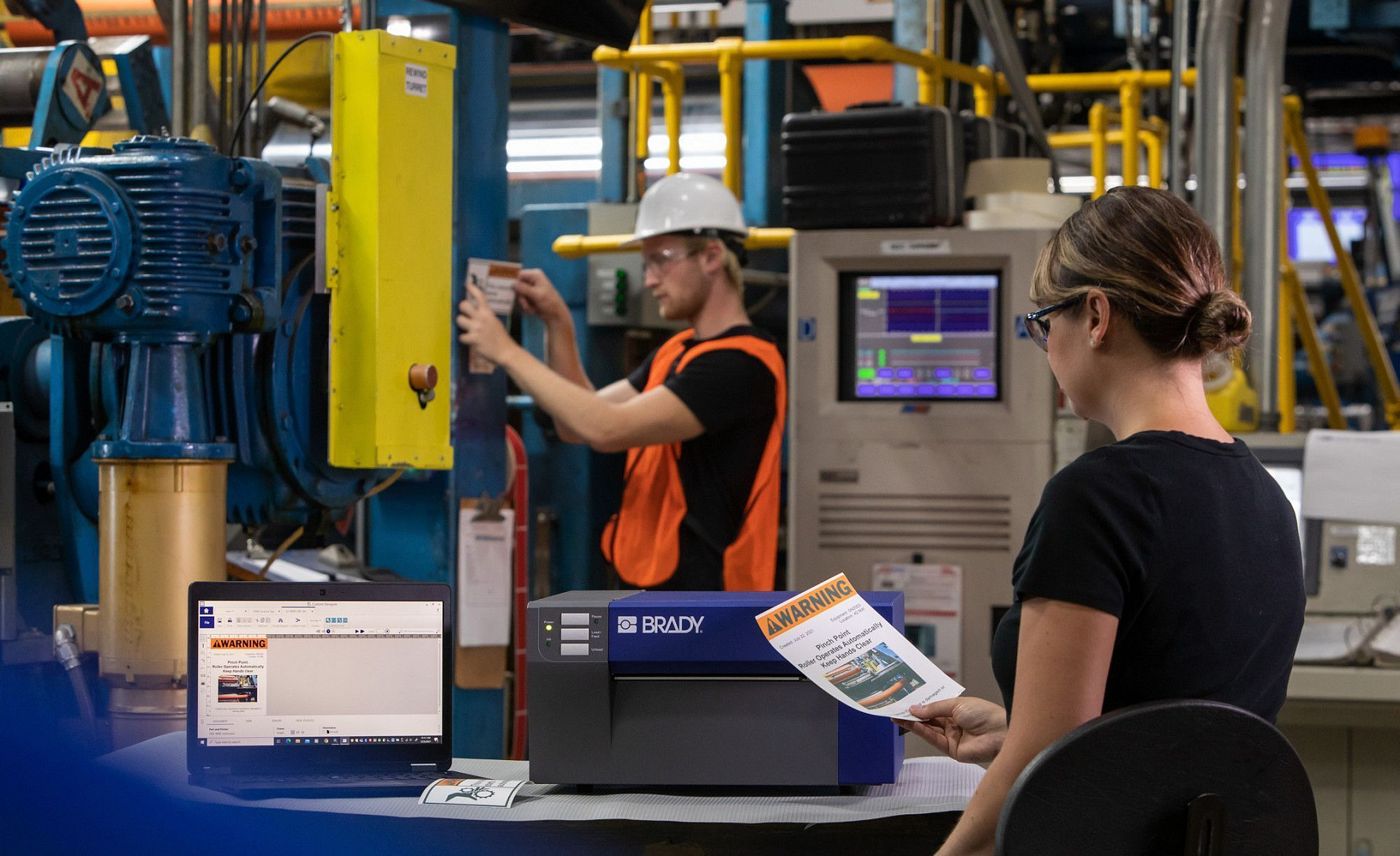 Промышленный цветной принтер этикеток BRADY J4000