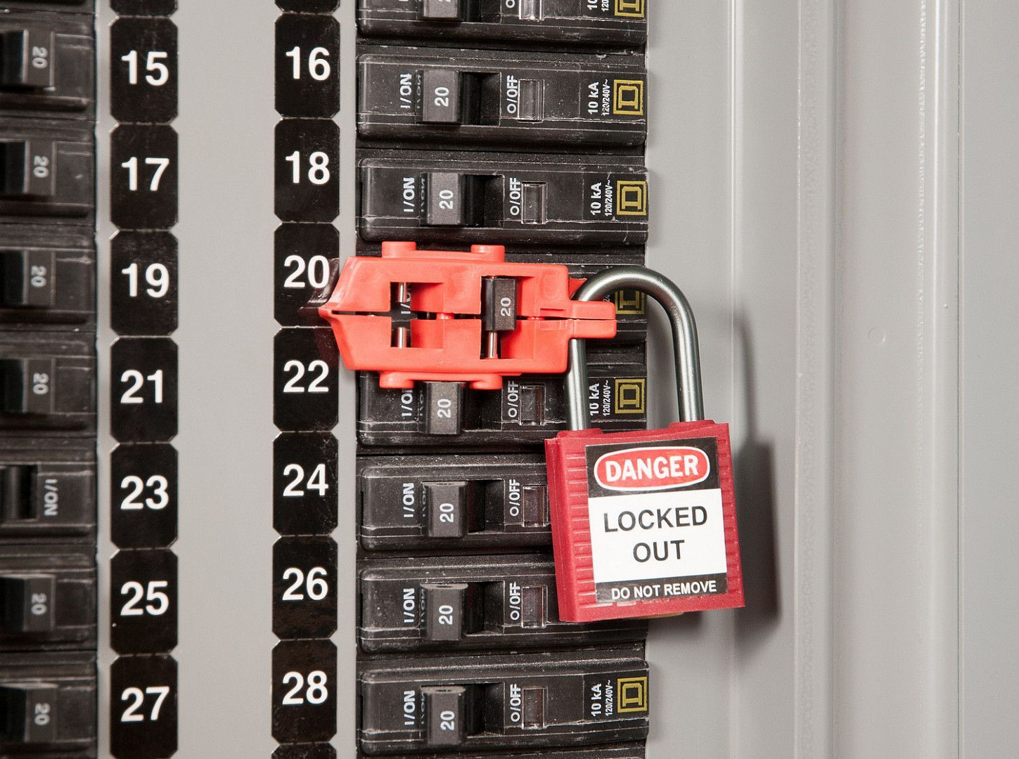 Блокиратор узких автоматических выключателей Brady