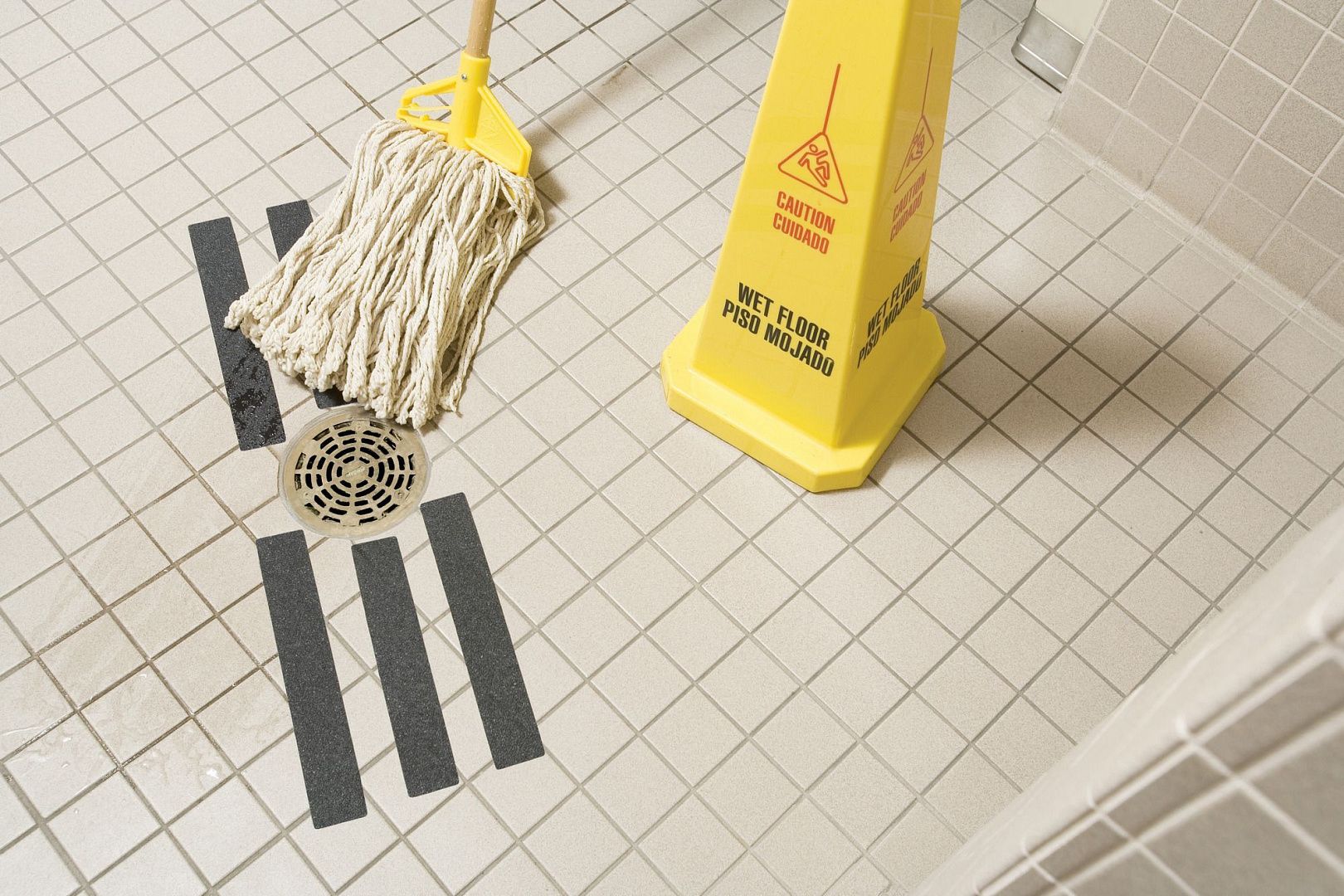 Лента антискольжения Anti-Skid, черная, 25 мм* 18 м, 1 рулон