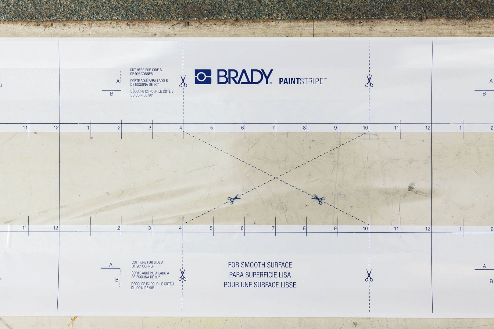 Трафарет для напольной разметки краской. Ширина 50.8 мм, 30.50 м в рулоне. Полиэстер B-519 (усиленный). PaintStripe.