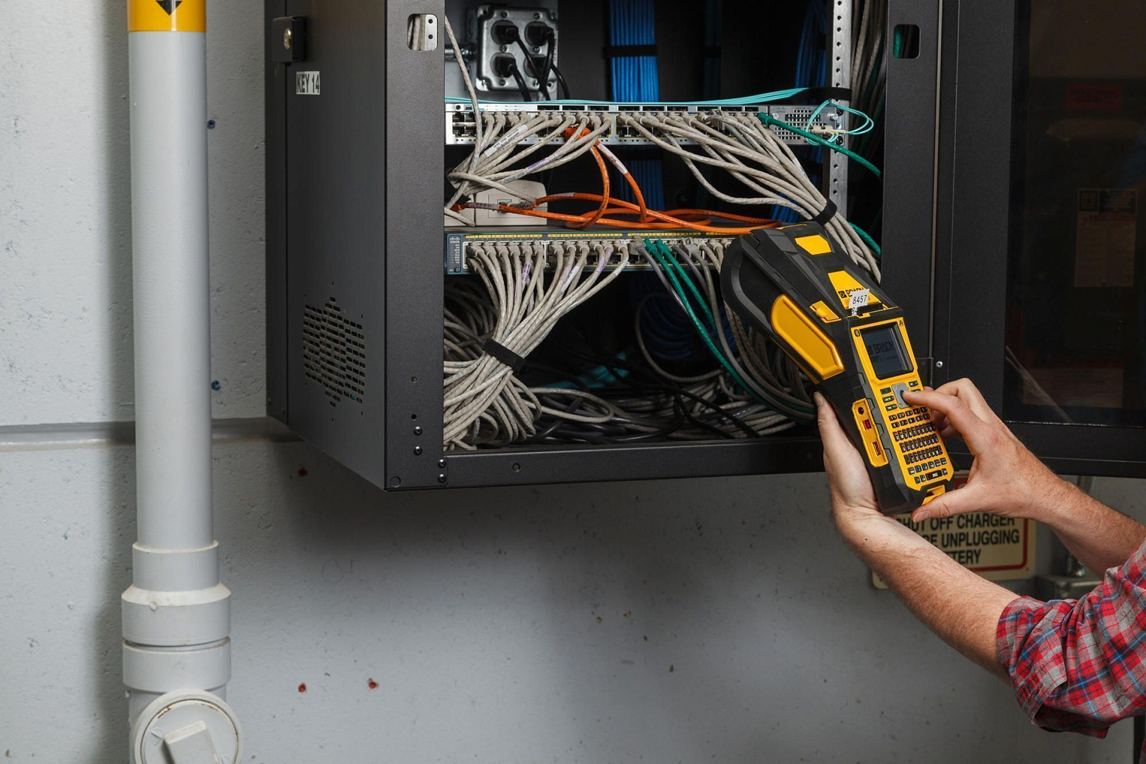 Портативный принтер этикеток BRADY M610