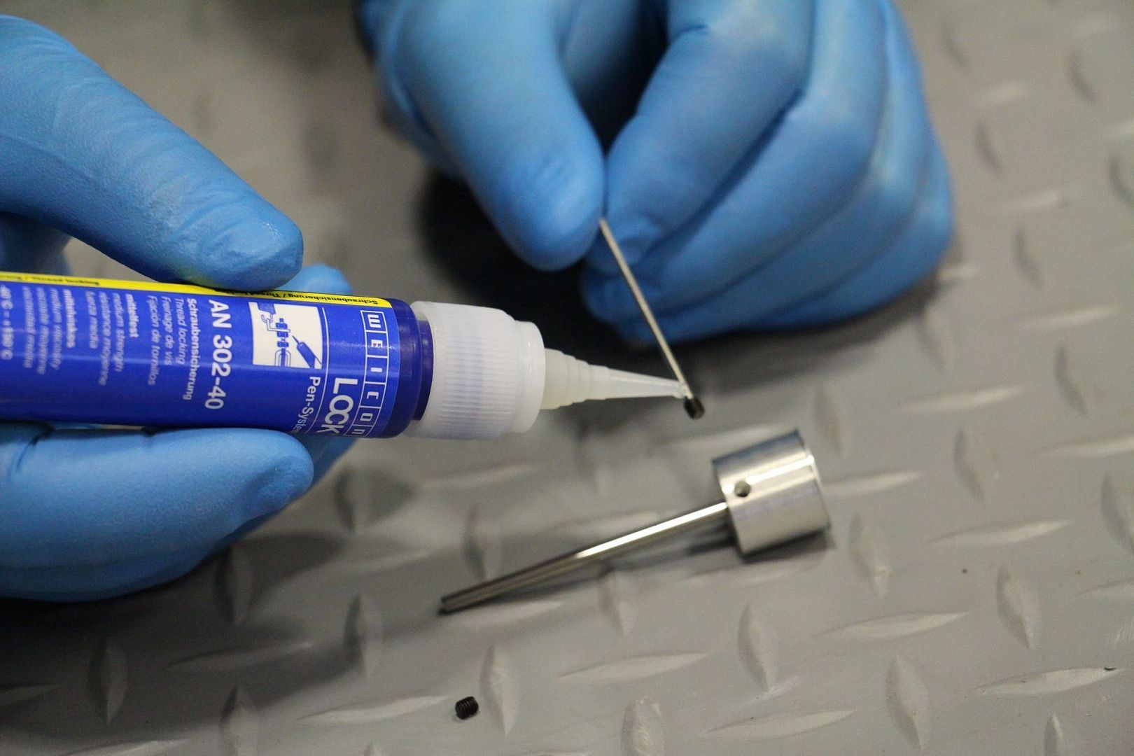 Анаэробный клей WEICONLOCK AN 302-40 фиксатор резьбы