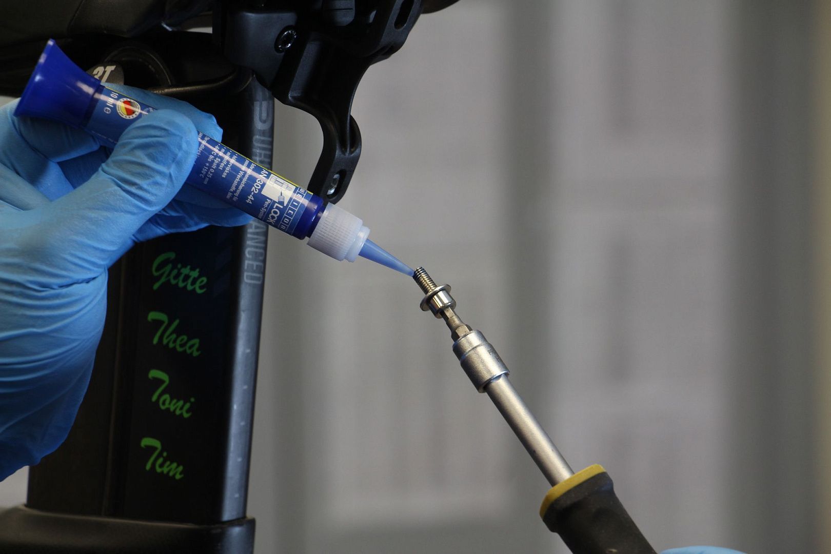 Анаэробный клей WEICONLOCK AN 302-44 фиксатор резьбы