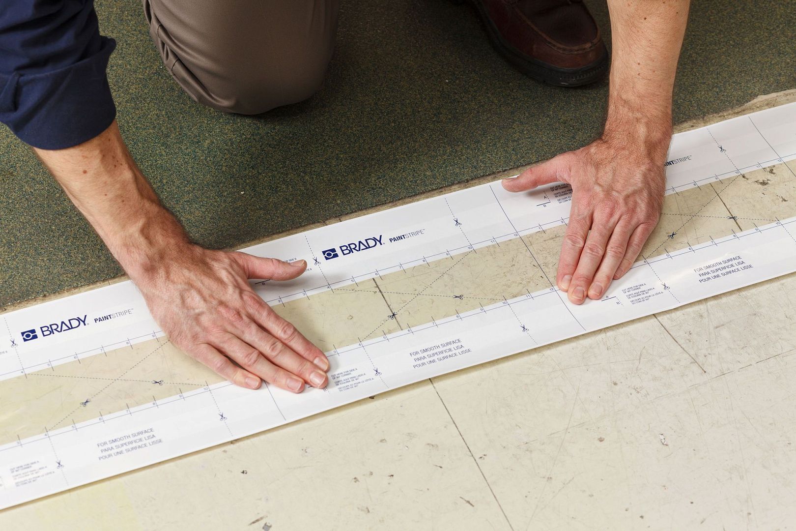 Трафарет для напольной разметки краской. Ширина 50.8 мм, 30.50 м в рулоне. Полиэстер B-519 (усиленный). PaintStripe.