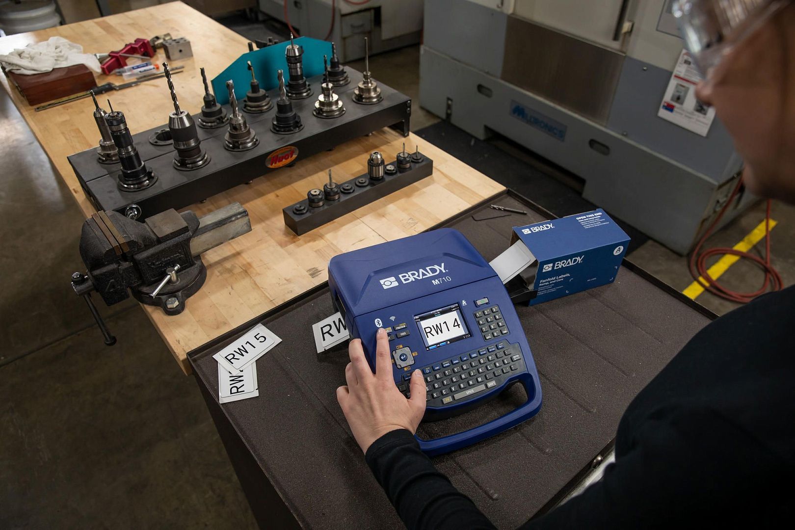 Портативный принтер этикеток BRADY M710