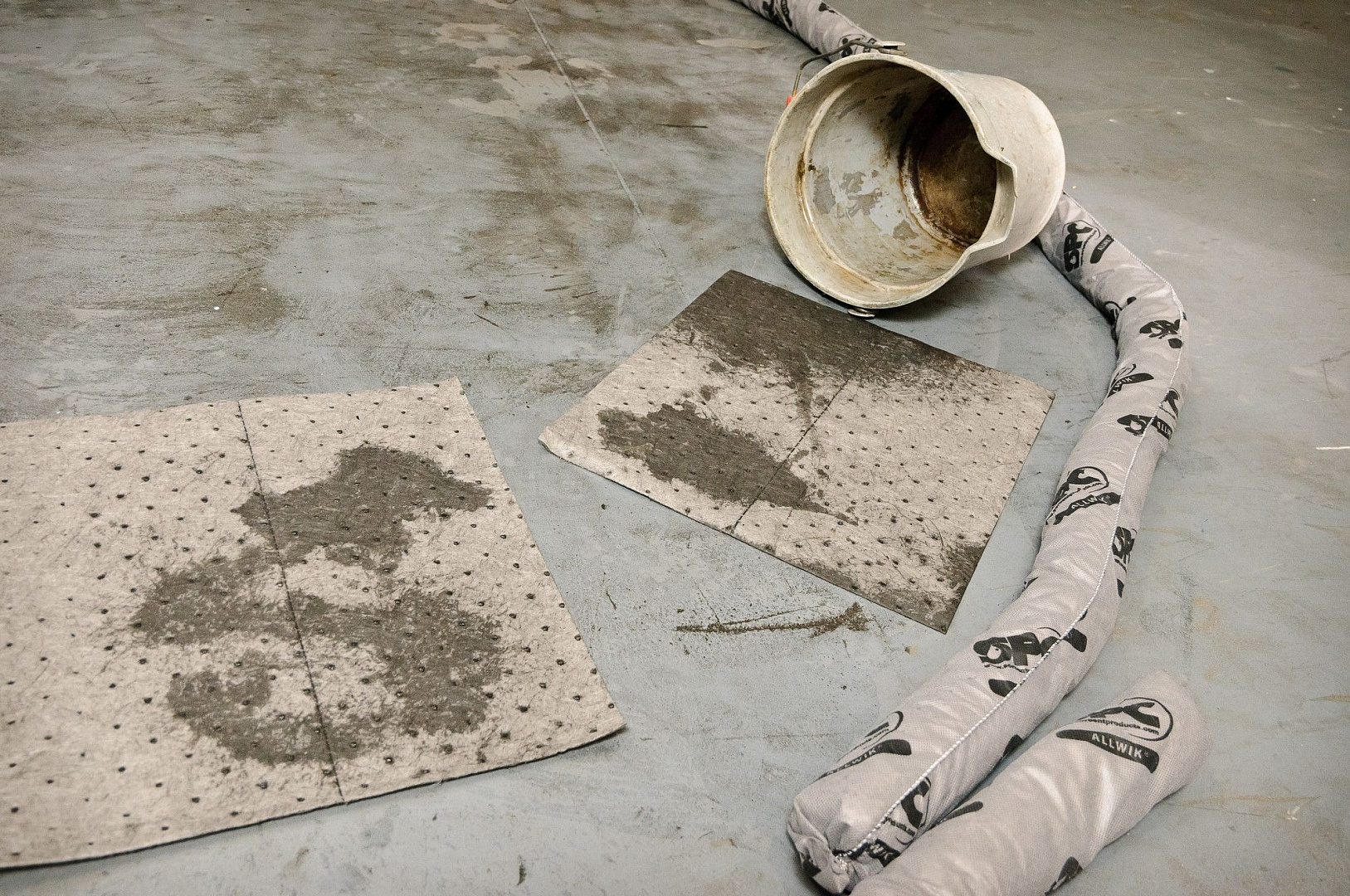 Мобильная станция Brady SitePoint с набором устранения проливов Maintance Kit