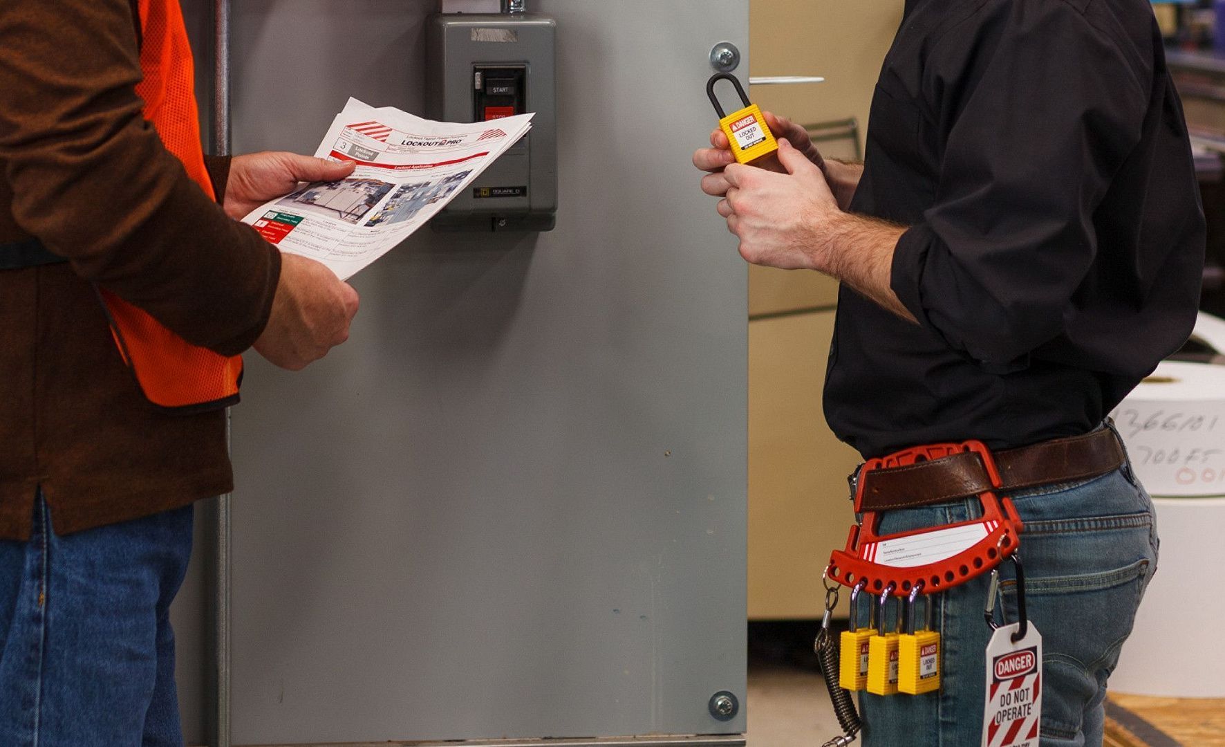 Держатель для замков и бирок Brady поясной