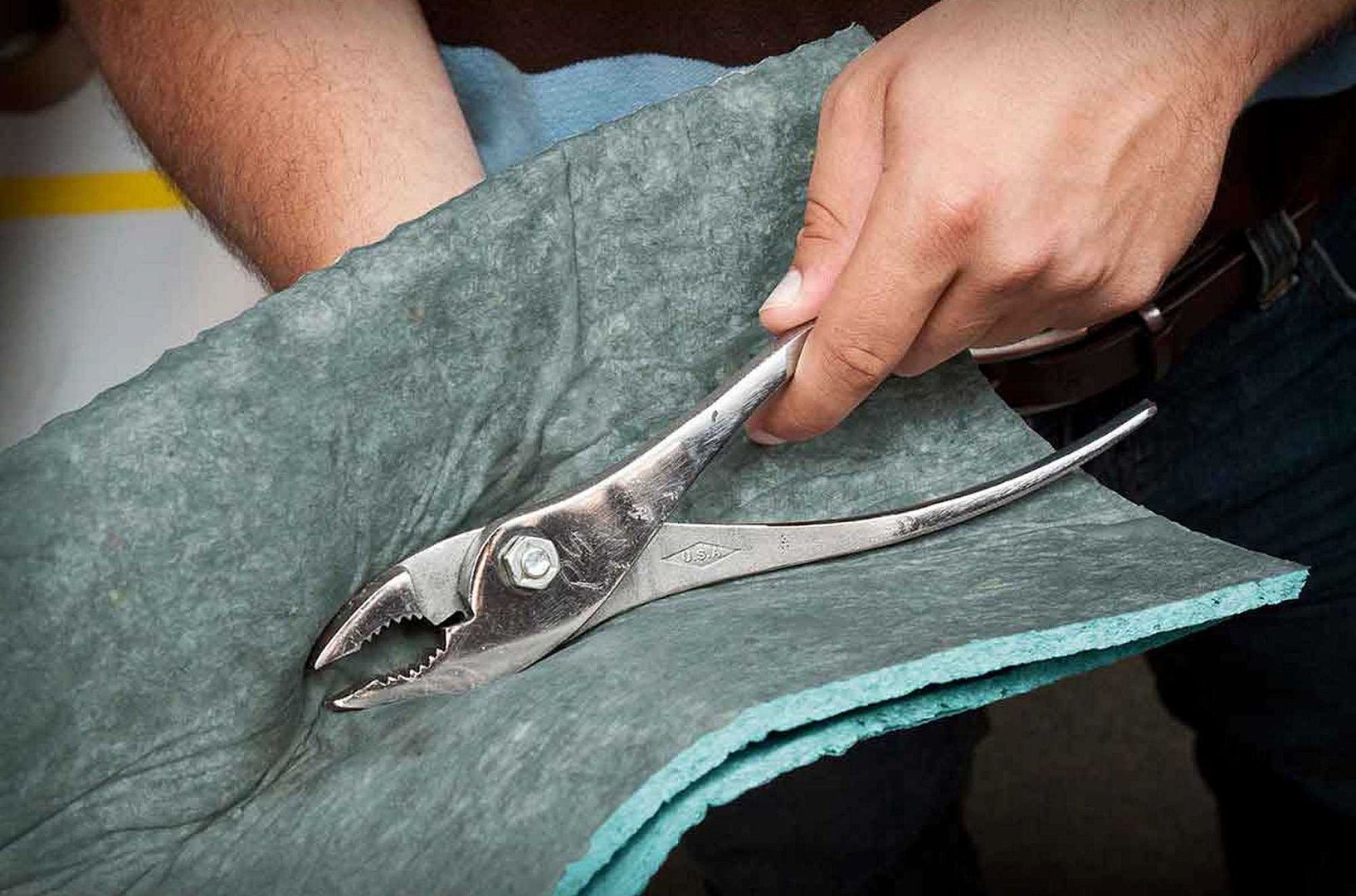 Салфетки универсальные Brady Re-Form XPlus (3-слойные, 2-сторонние, перфорированные)