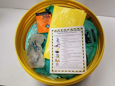 Комплект для устранения проливов Brady Lab Spill Kit в бочке (адсорбция 60 литров)