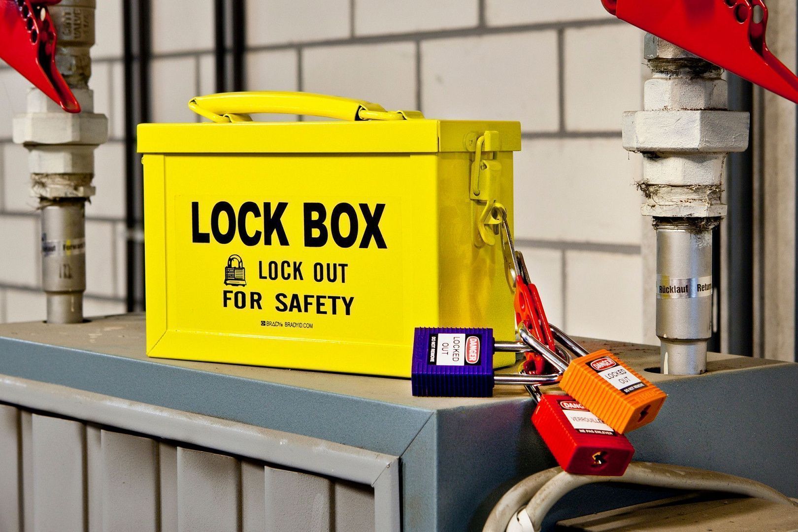 Бокс групповой Brady стандартный