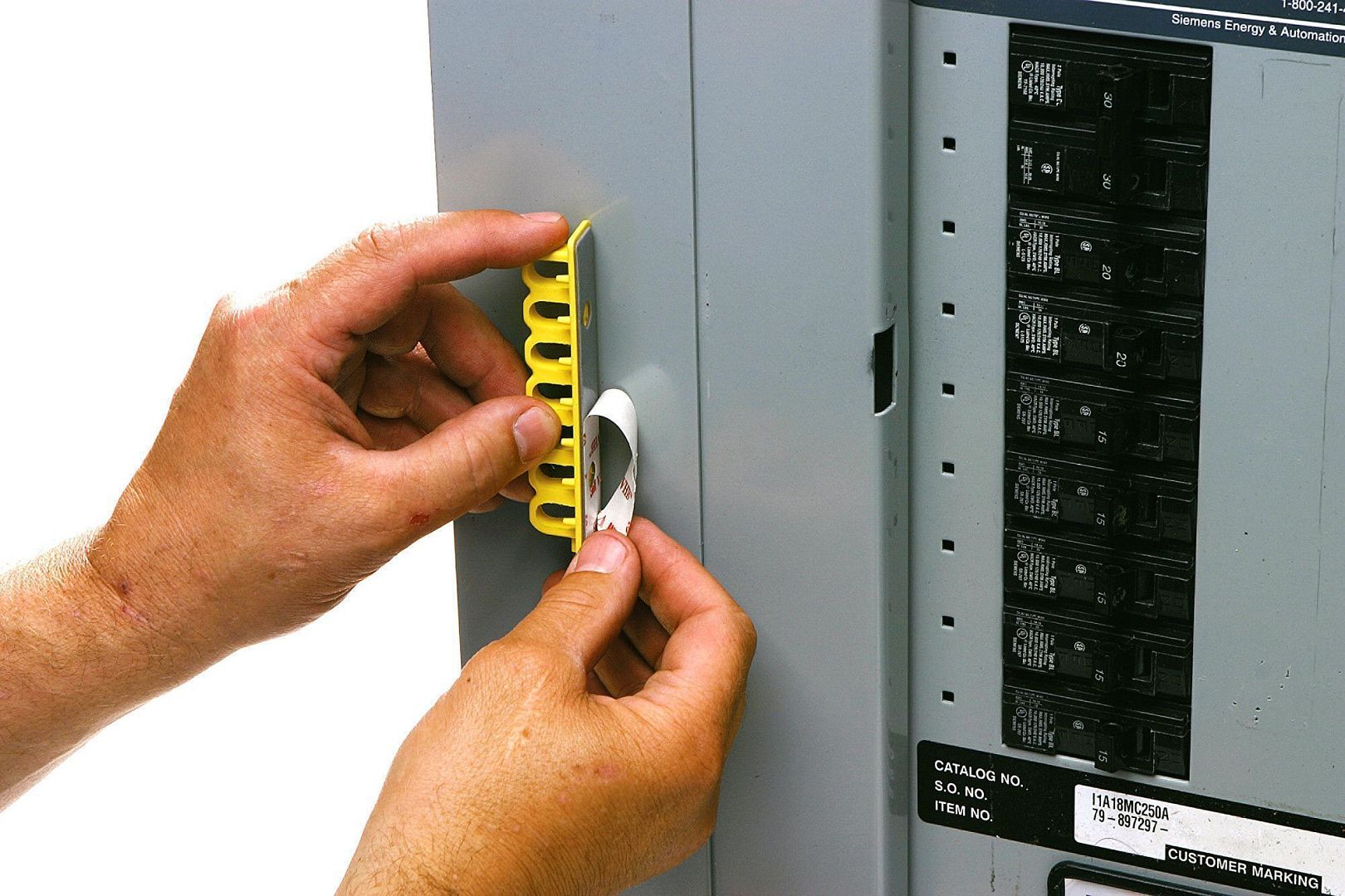 Направляющие для блокиратора флажковых автоматов компактного Brady