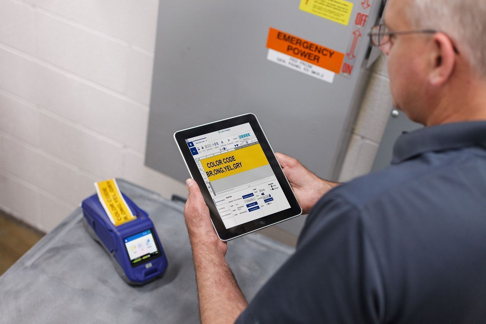 Портативный принтер этикеток BRADY M611