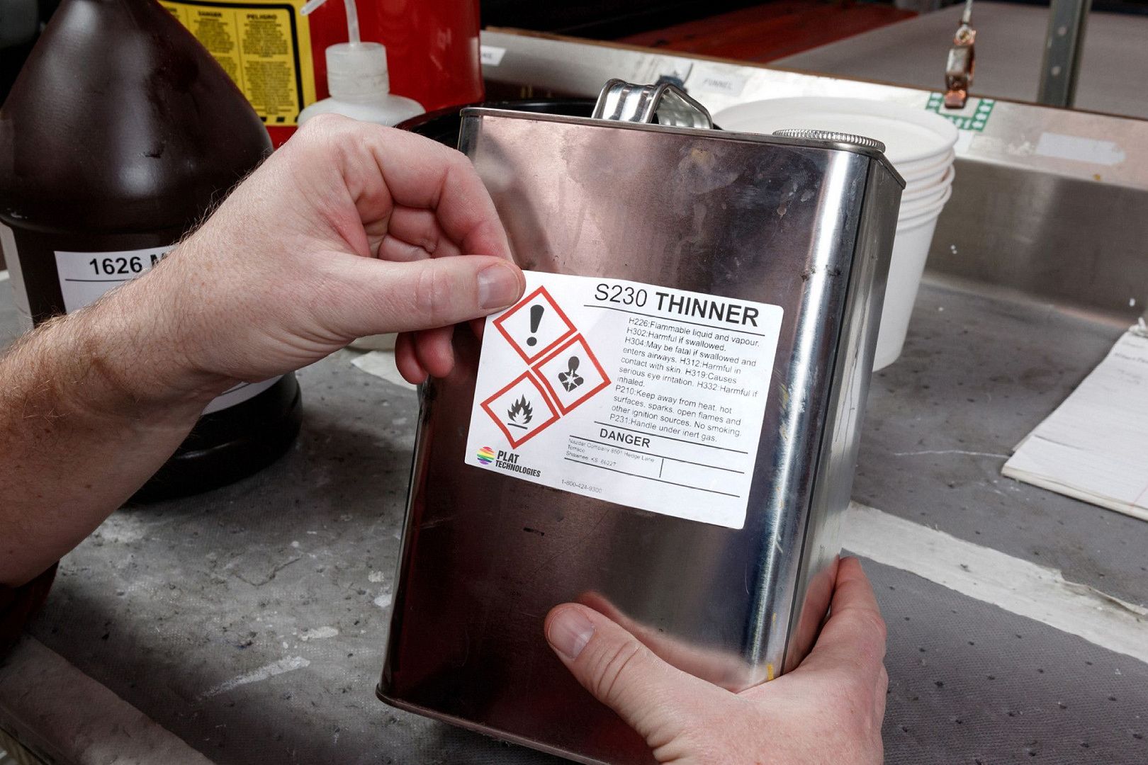 Промышленный цветной принтер этикеток BRADY J5000