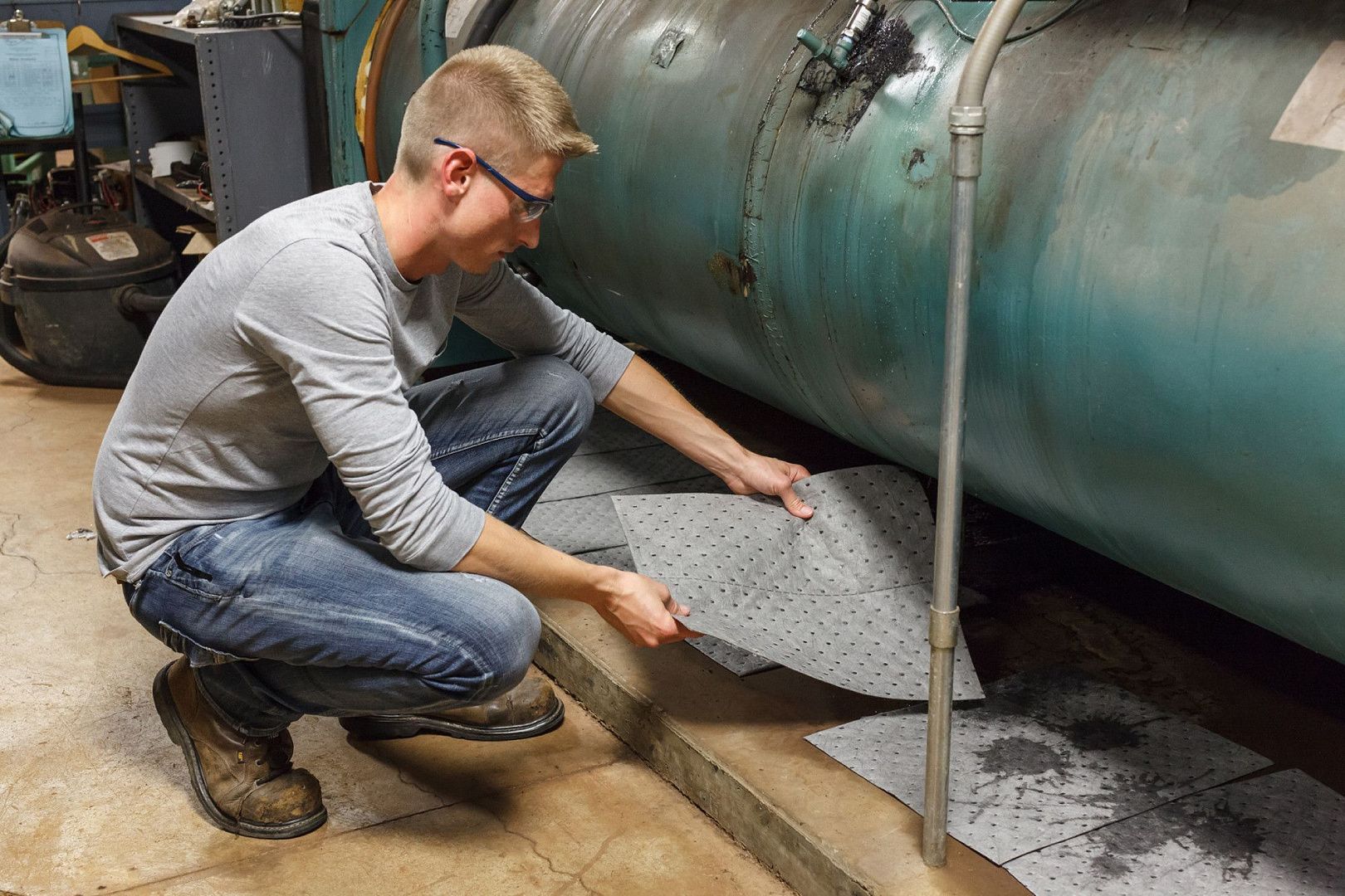 Салфетки универсальные Brady MRO PLUS (рифлёные, спабонд, 2-слойные)