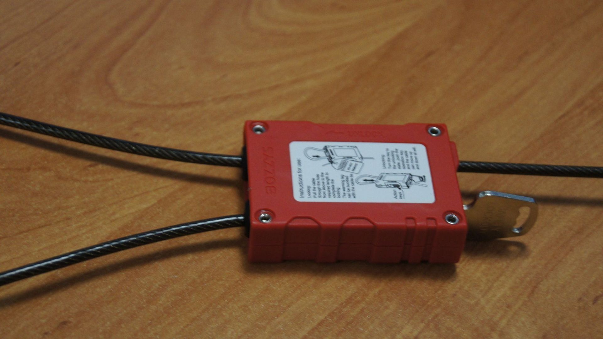 Замок-блокиратор тросовый Точка Безопасности с пиновым цилиндром