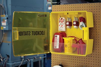 Станция для блокираторов пластиковая переносная, полипропилен, 432х432х171 мм, цвет – желтый, 1 шт/упак