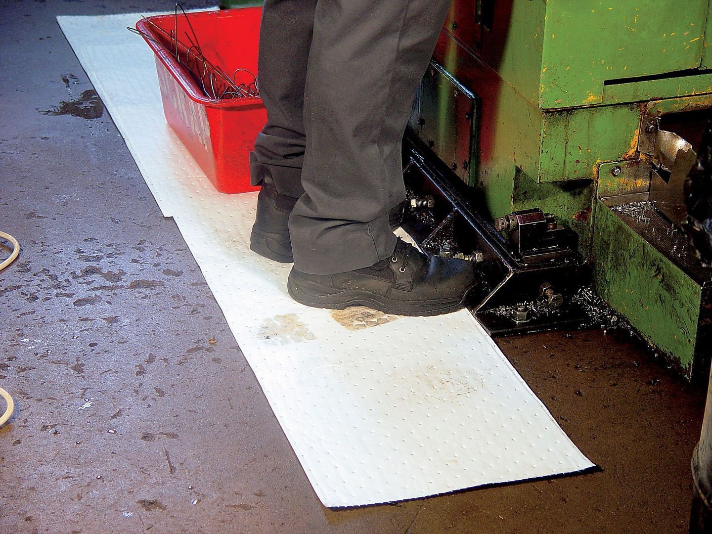 Салфетки в рулоне масловпитывающие Brady SXT экстрапрочные (рифлёные, спабонд, 3-слойные)